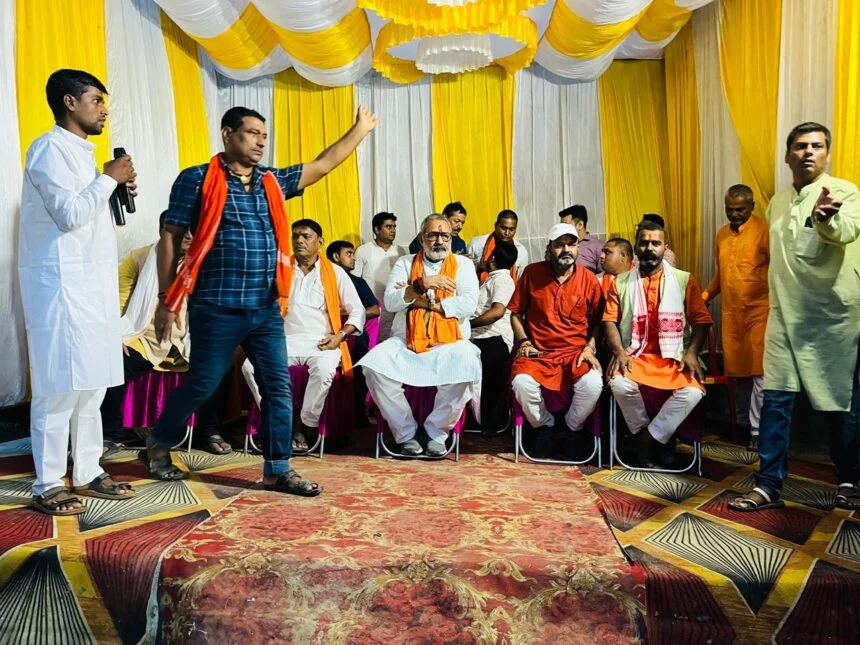 केंद्रीय मंत्री व बिहार सरकार के खेल मंत्री ने संयुक्त रूप से महेशपुर गेहुंनी पुल का किया शिलान्यास  1