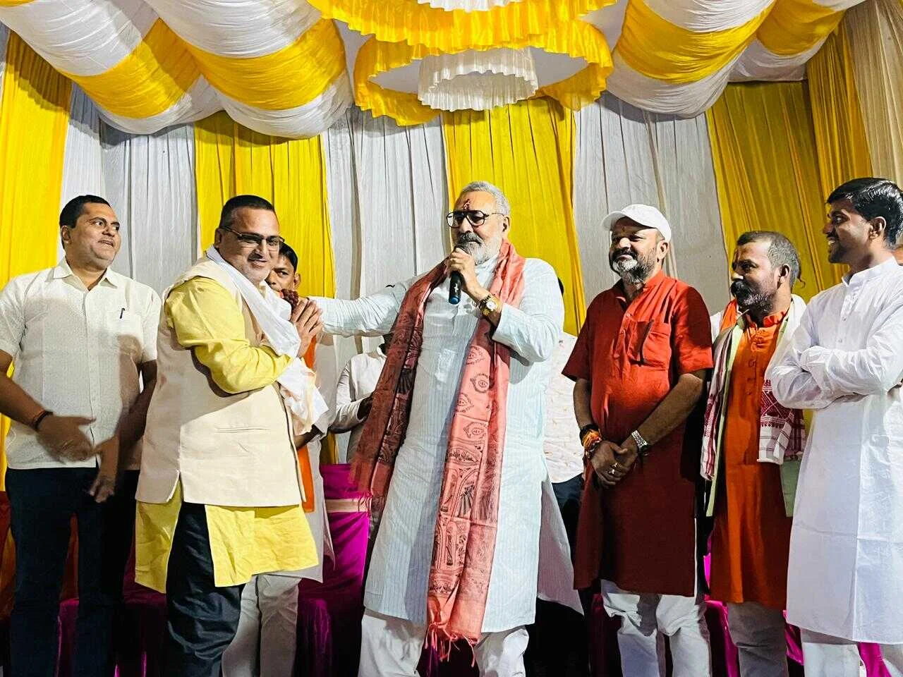 केंद्रीय मंत्री व बिहार सरकार के खेल मंत्री ने संयुक्त रूप से महेशपुर गेहुंनी पुल का किया शिलान्यास  2