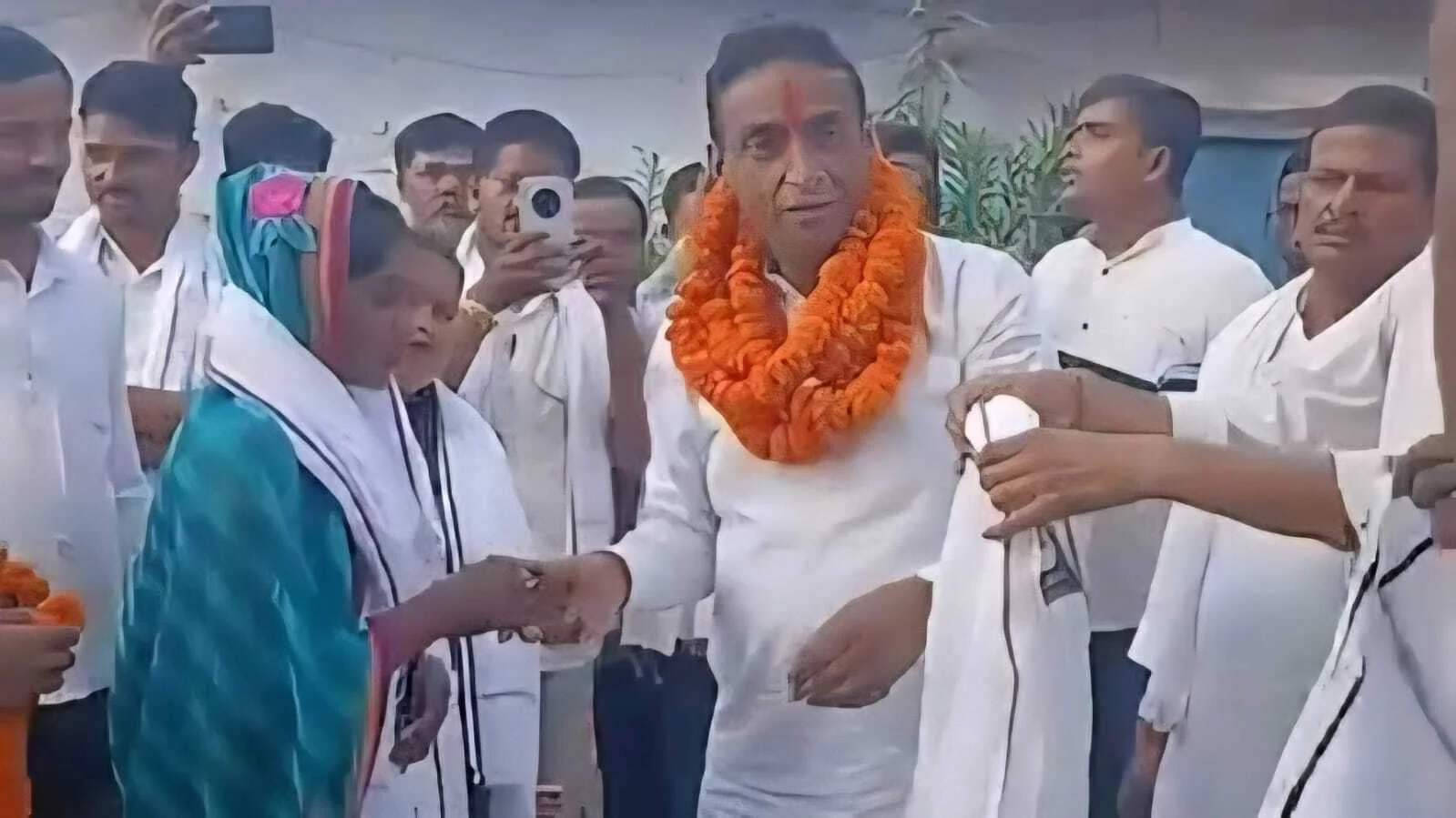 समस्तीपुर:विधानसभा चुनाव के दौरान एनडीए प्रत्याशी आचार संहिता की उड़ा रहे हैं छज्जियां,सत्ताधारी प्रत्याशी के पक्ष में पदाधिकारी साधे हैं चुप्पी 4