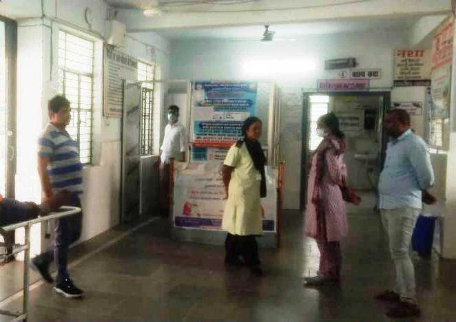 सिमरिया धाम में गंगा स्नान करने आये श्रद्धालु की हृदयाघात आने से हुई मौत,परिजनों में मचा कोहराम 3