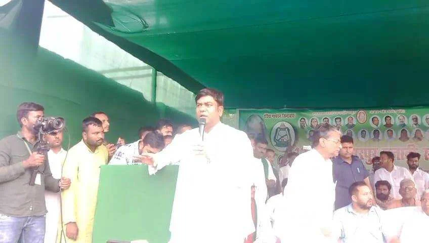 महागठबंधन की सरकार बनने पर हर परिवार में एक सरकारी नौकरी देने का वादा पूरा किया जाएगा – तेजस्वी यादव 2