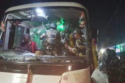 बेगूसराय के भगवानपुर में शराब कारोबारी ने किया पुलिस टीम पर हमला, कारोबारी के खिलाफ प्राथमिकी दर्ज,चार आरोपी गिरफ्तार,भेजा जेल 10