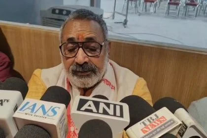 गिरिराज सिंह ने लालू-राजद पर सीधा निशाना साधते हुए कहा:- "लालू यादव ही रावण थे 25