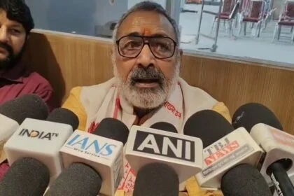 वीर सावरकर जैसे देशभक्त और स्वतंत्रता सेनानी को किसी कांग्रेस सर्टिफिकेट की जरूरत नहीं है - गिरिराज सिंह 17