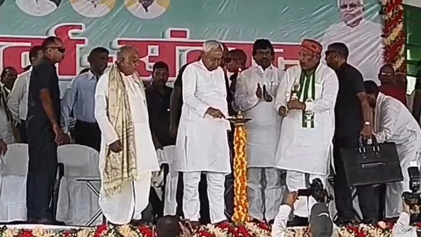 विधानसभा चुनाव से पहले नालंदा में नीतीश कुमार का पावर शो, कहा:- अब न बाएं जाएंगे, न दाएं, सिर्फ जनता के लिए काम करेंगे 2