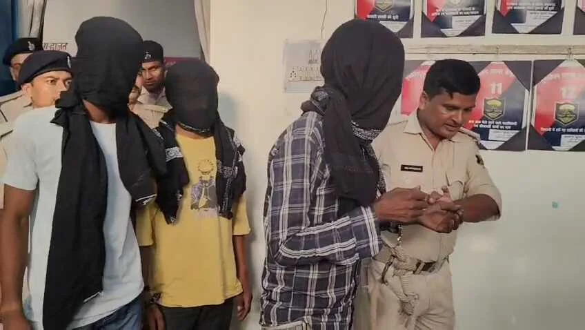 बेगूसराय पुलिस ने अवैध मिनी गन फैक्ट्री का किया खुलासा 3