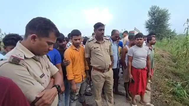 बेगूसराय में बेख़ौफ़ अपराधियों ने एक युवक को गोली मारकर निर्मम तरीके से हत्या कर शव को झाड़ी में फेंका, इलाके में फैली सनसनी 1