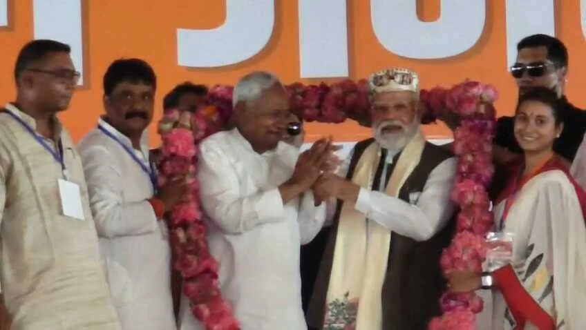 प्रधानमंत्री नरेंद्र मोदी ने पूर्व मुख्यमंत्री और समाजवादी नेता भारत रत्न कर्पूरी ठाकुर की धरती समस्तीपुर से मिशन बिहार की शुरुआत 3