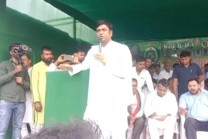 महागठबंधन की सरकार बनने पर हर परिवार में एक सरकारी नौकरी देने का वादा पूरा किया जाएगा – तेजस्वी यादव 33