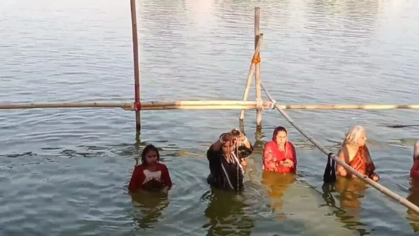नालंदा में नहाय-खाय के साथ चार दिवसीय छठ महापर्व का शुभारंभ, लोक आस्था के महापर्व छठ की हुई शुरुआत 1