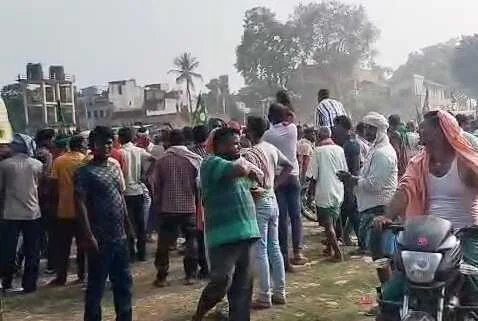 खगड़िया: गोगरी में गूंजा बदलाव का नारा - तेजस्वी ने परबत्ता में RJD प्रत्याशी डॉ. संजीव के लिए मांगा समर्थन 8