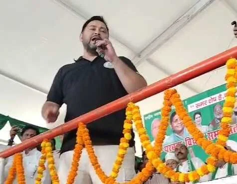 खगड़िया: गोगरी में गूंजा बदलाव का नारा - तेजस्वी ने परबत्ता में RJD प्रत्याशी डॉ. संजीव के लिए मांगा समर्थन 5