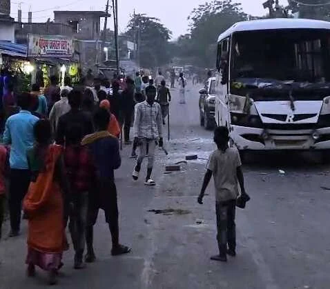 बेगूसराय के भगवानपुर में शराब कारोबारी ने किया पुलिस टीम पर हमला, कारोबारी के खिलाफ प्राथमिकी दर्ज,चार आरोपी गिरफ्तार,भेजा जेल 3