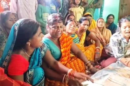 बेगूसराय में करंट के चपेट में आने से मां और बेटे की दर्दनाक मौत, परिजनों में मचा कोहराम 24