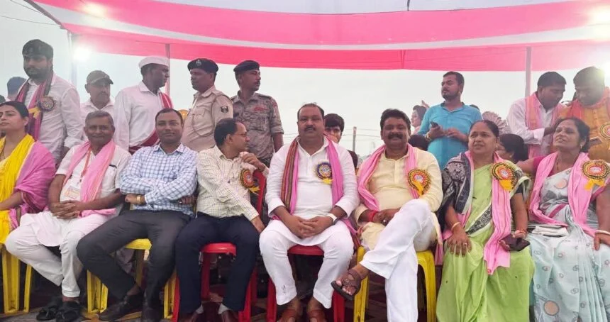 समस्तीपुर: असत्य पर सत्य की जीत का प्रतीक दशहरा पर्व रावण दहन के साथ ही हर्षोल्लास के साथ हुआ संपन्न 1