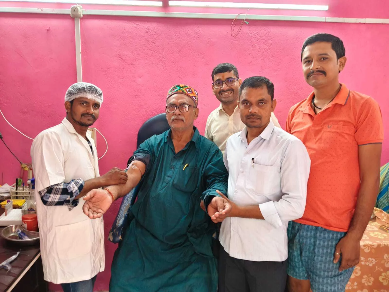 भगवानपुर प्रखंड के दहिया गांव में रिलायबल पैथो डाइग्नोस्टिक्स की ओर से 175 मरीजों की हुई निःशुल्क मधुमेह जांच 2