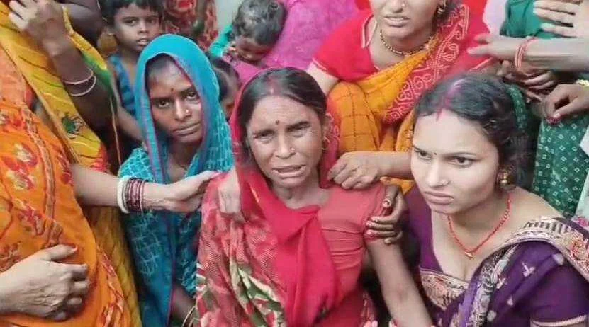 बेगूसराय में 13 वर्षीय मासूम बच्ची के साथ दरिंदों ने दरिंदगी कर निर्मम तरीके से हत्या कर शव को फेका,इलाके में फैली सनसनी 2