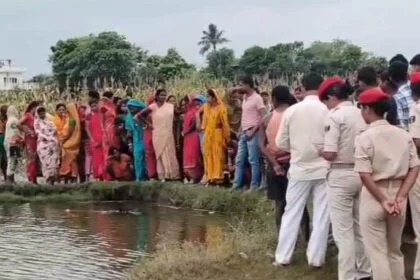 बेगूसराय में 13 वर्षीय मासूम बच्ची के साथ दरिंदों ने दरिंदगी कर निर्मम तरीके से हत्या कर शव को फेका,इलाके में फैली सनसनी 26