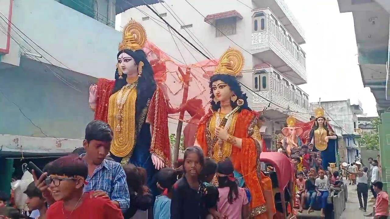 नालंदा में विजयदशमी का पर्व शांतिपूर्ण सम्पन्न, नम् आंखों से किया गया प्रतिमा का विसर्जन 3