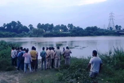 नालंदा: मूर्ति विसर्जन के दौरान चार युवक पंचाने नदी में डूबा, एक युवक ने बचाई अपनी जान, तीन युवकों में नदी में लापता 25