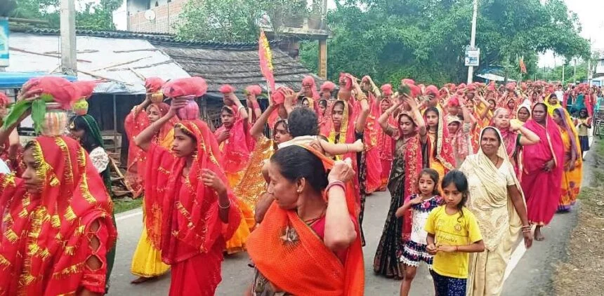 वीरपुर में 9 दिवसीय श्रीमध भागवत कथा को लेकर निकाली गई भव्य क्लश शोभायात्रा 1