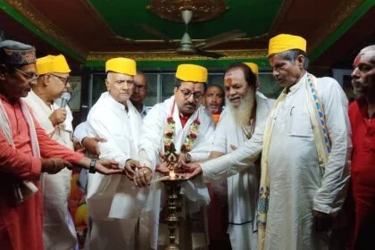 संस्कृत,संस्कृति और संस्कार ही अपना आधार है ,संस्कृत और संस्कृति के प्रणेता महर्षि वाल्मीकि पूज्यनीय हैं - मृत्युंजय कुमार झा 23