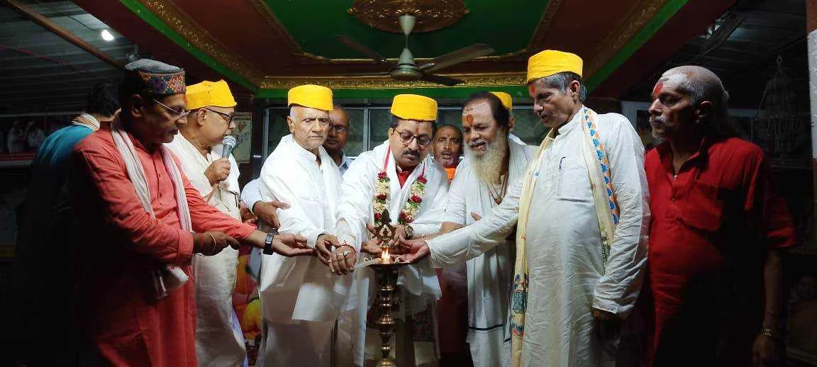 संस्कृत,संस्कृति और संस्कार ही अपना आधार है ,संस्कृत और संस्कृति के प्रणेता महर्षि वाल्मीकि पूज्यनीय हैं - मृत्युंजय कुमार झा 2