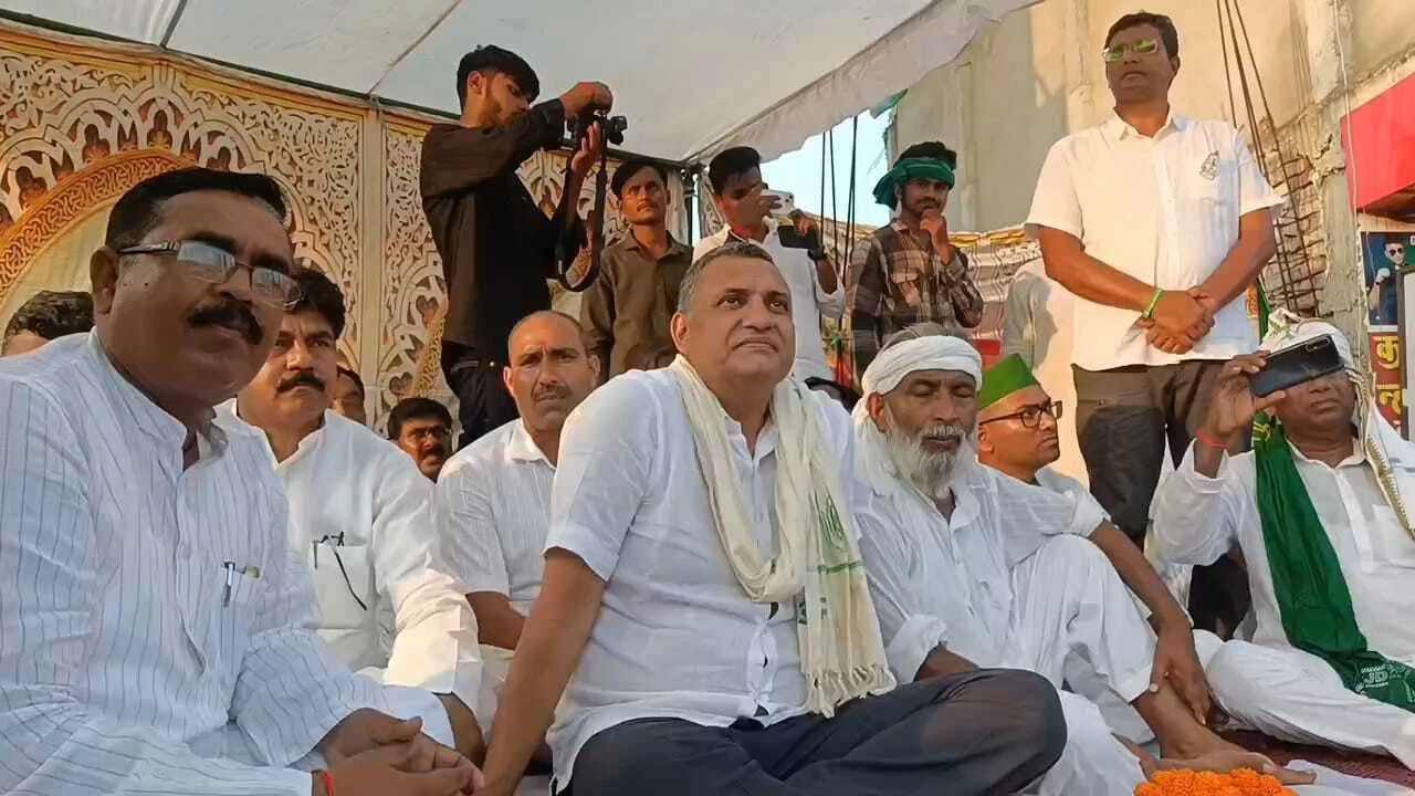 कैमूर में बक्सर से राजद सांसद सुधाकर सिंह ने मंच से नीतीश कुमार पर बोला हमला 2