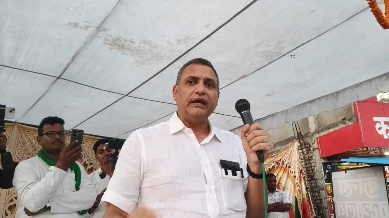 कैमूर में बक्सर से राजद सांसद सुधाकर सिंह ने मंच से नीतीश कुमार पर बोला हमला 3