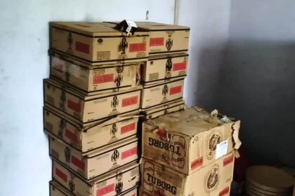 कैमूर: उत्पाद विभाग की टीम ने वाहन जांच के दौरान एक ट्रक से 1125 लीटर शराब की बरामद, चालक गिरफ्तार 12