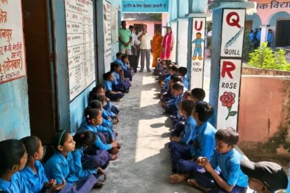 भगवानपुर प्रखंड विद्यालयों में छात्रों को आपदा व भगदड़ के समय बचाव का सिखाया गया गुर 26