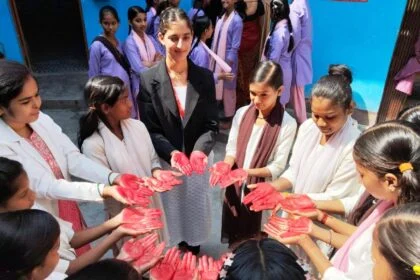 आरती शर्मा के नेतृत्व में ‘बालिका सभा’ का हुआ सफल आयोजन, नारी सशक्तिकरण, संस्कृति और स्वास्थ्य जागरूकता का सशक्त संगम 19