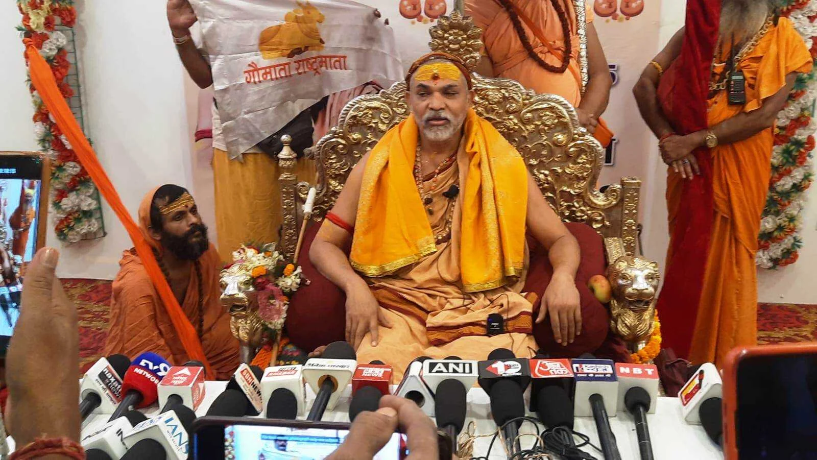 “पहले हिंदू बने, बिना हिंदू राष्ट्र की बात करना बचकानी बात”- शंकराचार्य 2