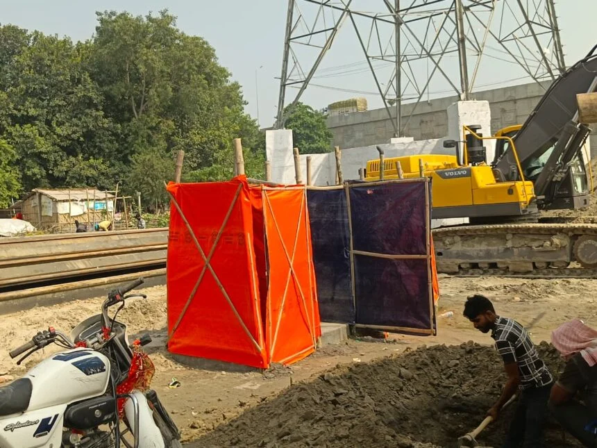 सिमरिया कल्पवास मेला में लचर व्यवस्था और लड़खड़ा नहीं जाए इसको बेहतर बनाने में जुटी हुई है प्रशासन 1