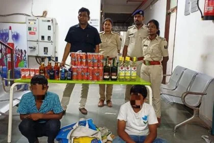 नालंदा में मध्यनिषेध विभाग की बड़ी कार्रवाई, अवैध विदेशी शराब का भंडाफोड़, दो तस्कर गिरफ्तार 25