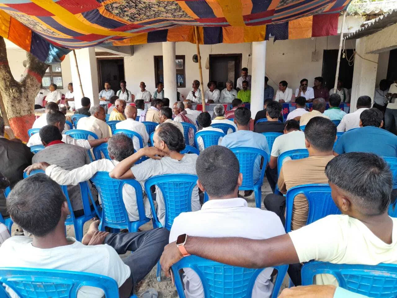 तेघड़ा में सीपीआई उम्मीदवार के विरोध में सीपीआई के कार्यकर्ताओं ने खोला मोर्चा 3