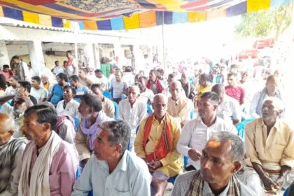 तेघड़ा में सीपीआई उम्मीदवार के विरोध में सीपीआई के कार्यकर्ताओं ने खोला मोर्चा 24