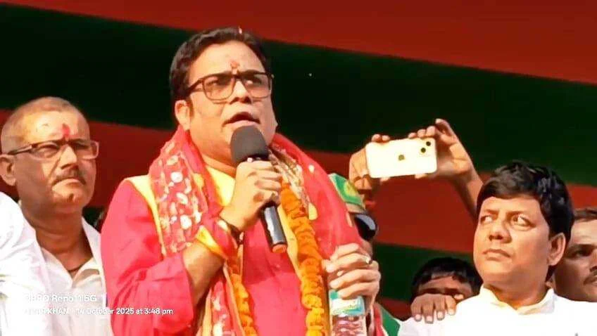 खगड़िया:विधानसभा चुनाव को लेकर परबत्ता से डॉ. संजीव कुमार ने RJd से दाखिल किया नामांकन 1