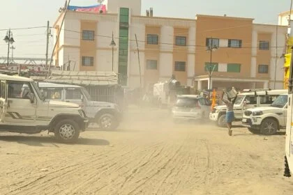 सिमरिया कल्पवास मेला में धूल उड़ाती तेज़ गति से चलती रहती है वाहन,श्रद्धालुओं को होती है परेशानी 31