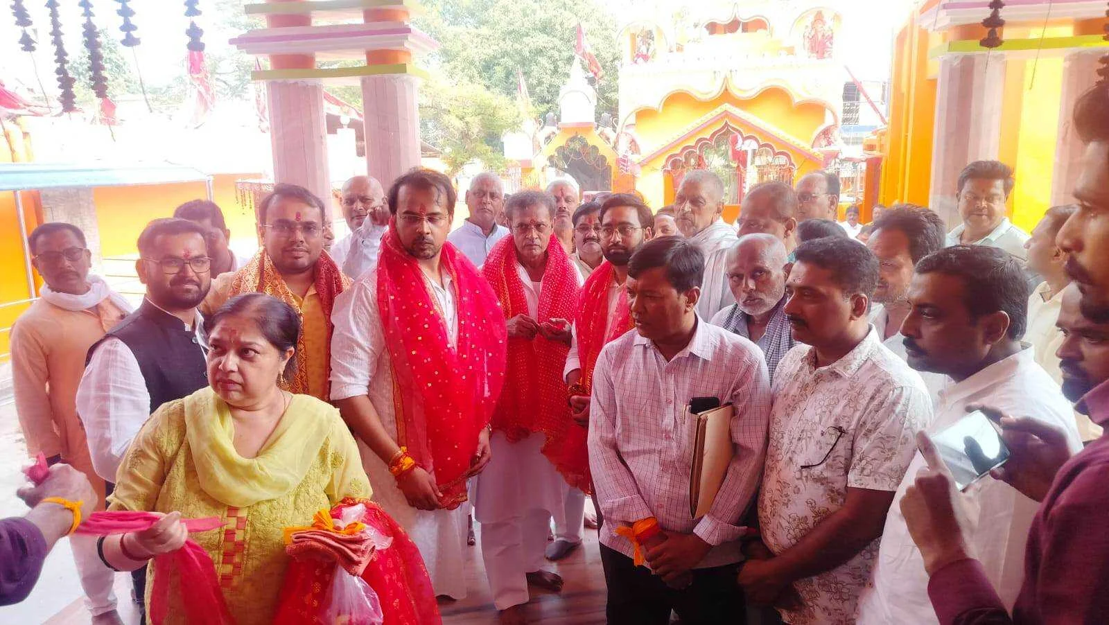 समस्तीपुर: वारिसनगर विधान सभा क्षेत्र से जदयू के प्रत्याशी मांजरीक मृणाल ने समर्थकों के साथ कराया नामांकन 2