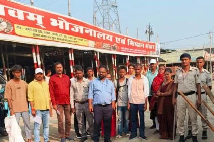 सिमरिया धाम क्षेत्र में सिंगल यूज प्लास्टिक के उपयोग को प्रतिबंधित करने हेतु की गयी छापेमारी 25