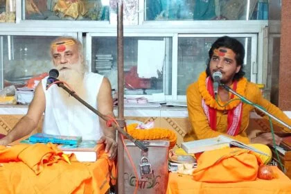 हम धर्म और सत्य के मार्ग पर चलते हैं तो भगवान हमारी सब प्रकार से रक्षा करते हैं - स्वामी चिदात्मन जी महाराज 16