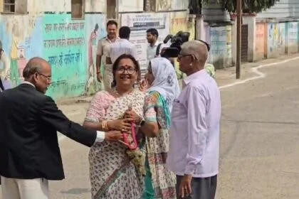 बेगूसराय विधानसभा से कांग्रेस प्रत्याशी अमिता भुषण ने अपने समर्थकों के साथ नामांकन का दाखिला किया पर्चा 20