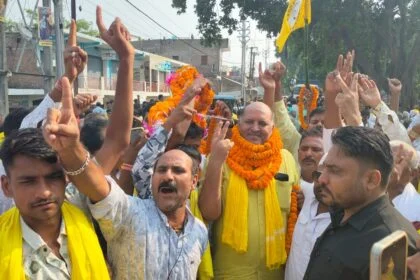 विधान सभा चुनाव के नामांकन के अंतिम दिन बछवाड़ा से सात व तेघड़ा विधान सभा से पांच प्रत्याशीयों ने नामांकन का भरा पर्चा 33