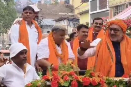 बेगूसराय में नॉमिनेशन के अंतिम दिन एनडीए समर्थित उम्मीदवार भाजपा के कुंदन कुमार ने किया नॉमिनेशन 21