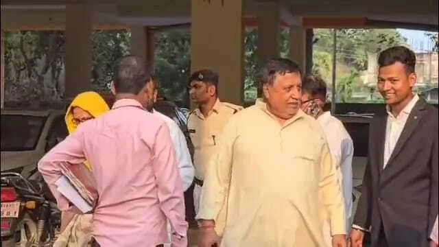 बेगूसराय में पूर्व समाज कल्याण मंत्री मंजू वर्मा और उनके पति चंद्रशेखर वर्मा के मुजफ्फरपुर शेल्टर होम मामले में 17 अक्टूबर को होने वाले आरोप के मामले में सुनवाई टली 5