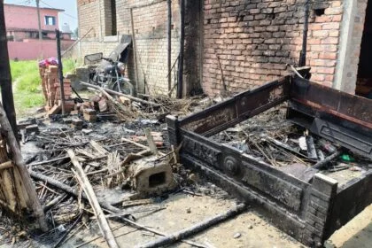 वीरपुर थाना में घर में पेट्रोल छिड़क कर आग लगने से संबंधित मामला दर्ज 16