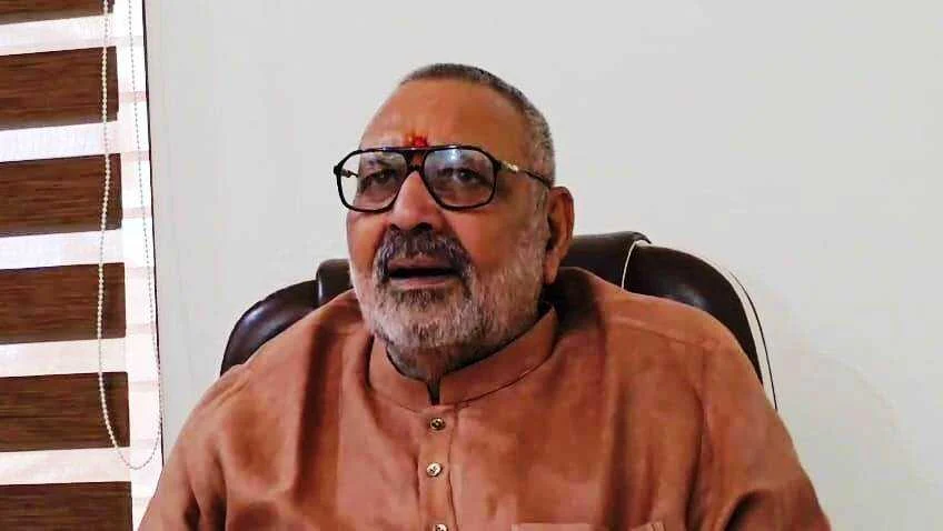 जैसे प्रधानमंत्री नरेंद्र मोदी को एनडीए सांसदों ने चुना, वैसे ही मुख्यमंत्री के लिए भी एनडीए विधायक ही निर्णय लेंगे –गिरिराज सिंह 1