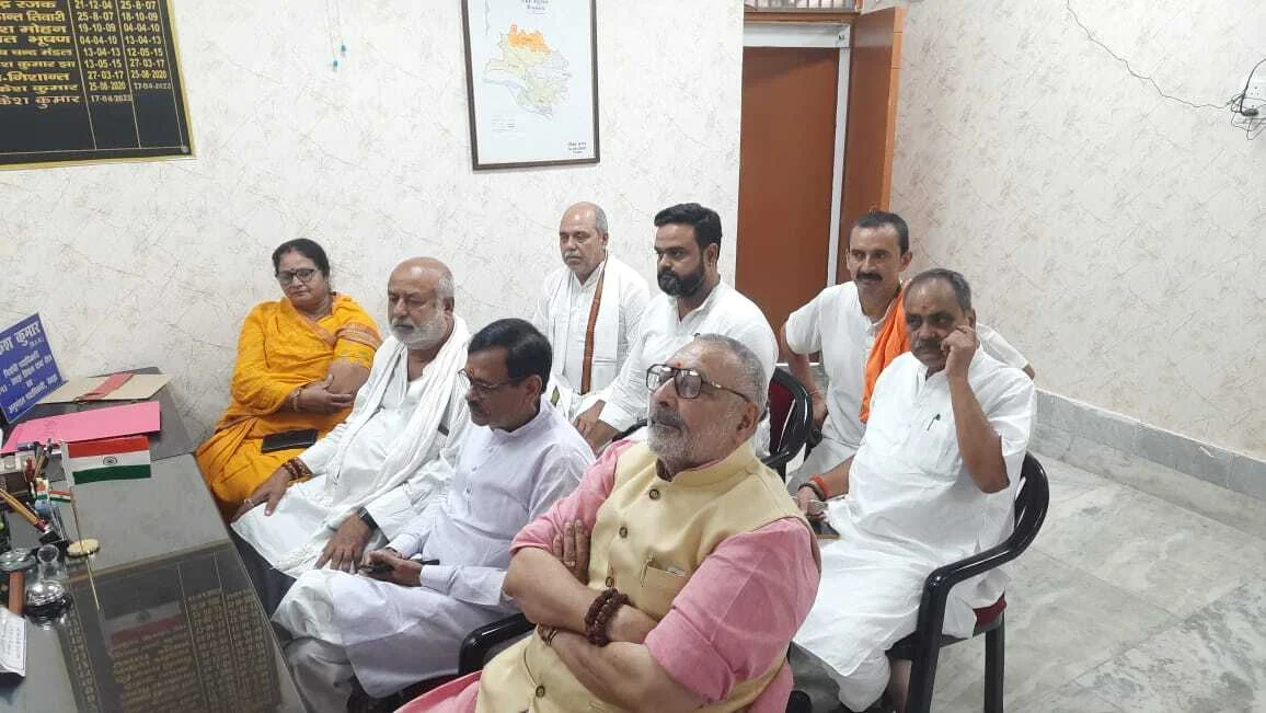 बेगूसराय के तेघड़ा विधानसभा क्षेत्र से भाजपा के बागी उम्मीदवार ललन कुवंर ने अपना नामांकन लिया वापस 2