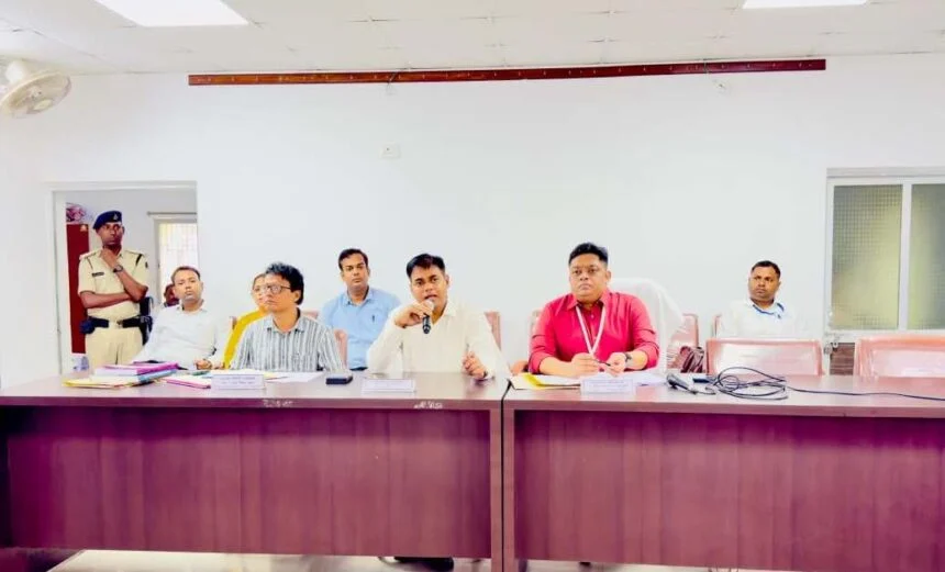 तेघड़ा विधानसभा में निर्वाचन तैयारियों की समीक्षा बैठक संपन्न 1